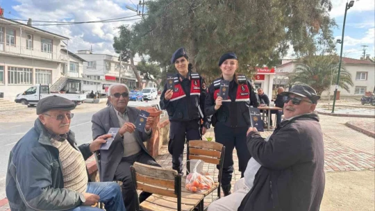 Jandarma Kuyucak'ta vatandaşları bilgilendirdi