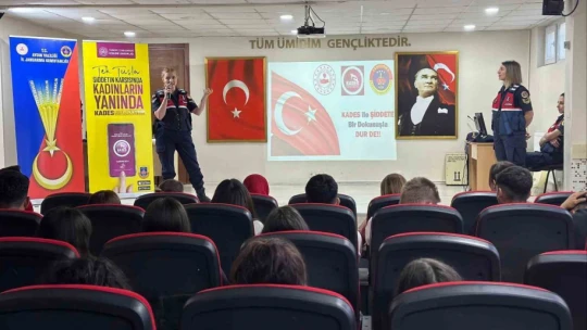 Jandarma liseli gençleri bilgilendirdi