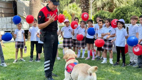 Jandarma, minik öğrencileri ağırladı