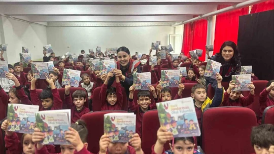 Jandarma öğrencilere doğa sevgisini anlattı
