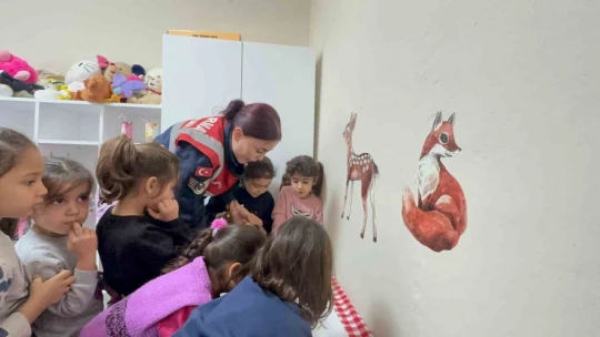 Jandarma öğrencilere doğa sevgisini anlattı