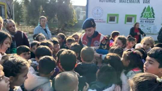 Jandarma öğrencilere doğa ve hayvan sevgisini anlattı