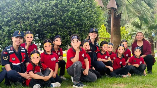 Jandarma öğrencileri ağırladı