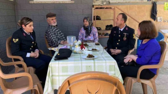 Jandarma, şehit annelerini unutmadı