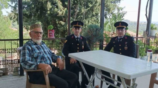 Jandarma şehit ve gazilerin ailelerini yalnız bırakmıyor