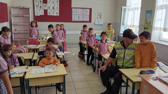 Jandarma Sökeli öğrencileri bilgilendirdi
