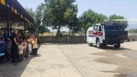 Jandarma trafik eğitimlerinde hız kesmiyor