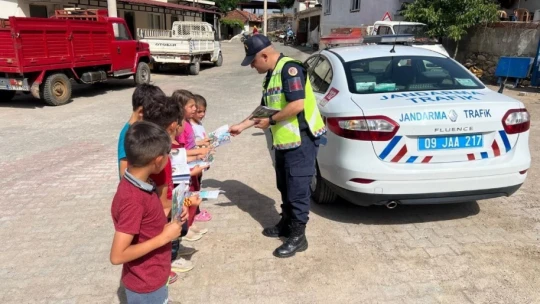 Jandarma trafik eğitimlerinde hız kesmiyor