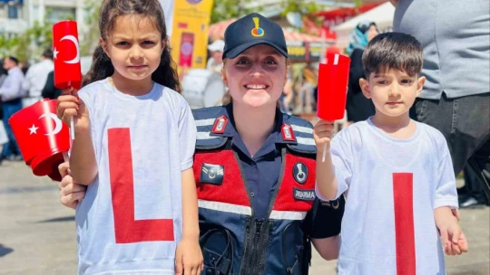 Jandarma vatandaşları bilgilendiriyor