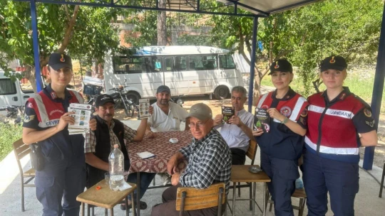 Jandarma yangınlara dikkat çekti, vatandaşları bilgilendirdi