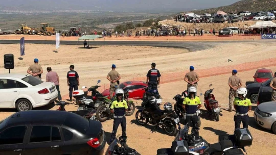 Jandarma, Yenipazar'daki yarışların güvenliğini sağladı
