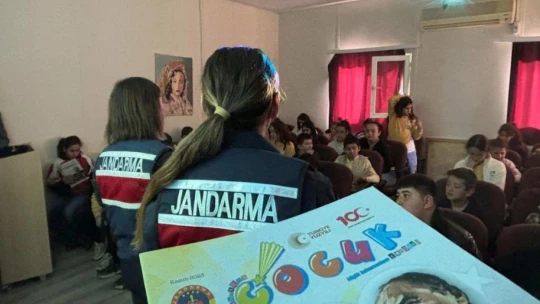 Jandarmadan 183 öğrenciye 'Siber zorbalık' eğitimi