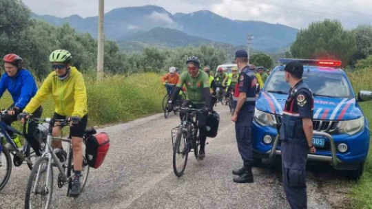 Jandarmadan bisikletçilere güvenlik desteği