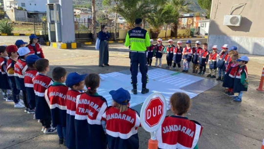 Jandarmadan Çine'de trafik eğitimi
