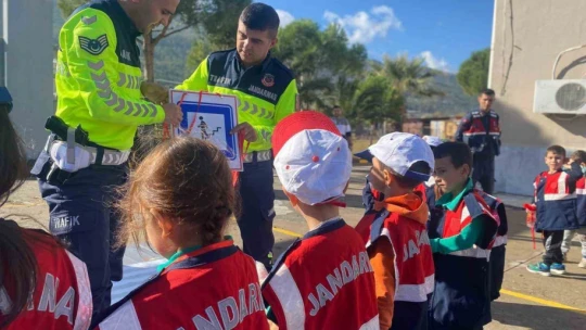 Jandarmadan Çine'de trafik eğitimi