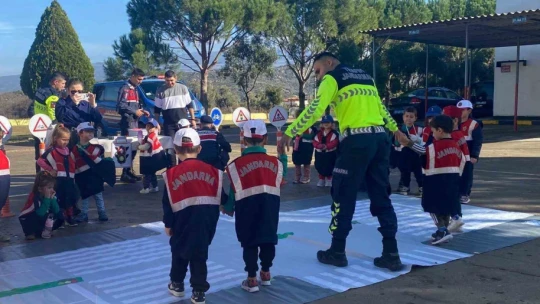 Jandarmadan Çine'de trafik eğitimi