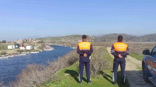 Jandarmadan kıyı kontrol devriyesi