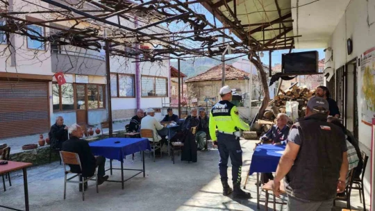 Jandarmadan Kuyucak'ta sürücülere bilgilendirme