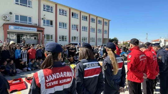 Jandarmadan öğrencilere 'Deprem Farkındalık' eğitimi
