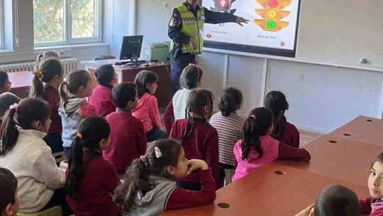 Jandarmadan öğrencilere trafik eğitimi
