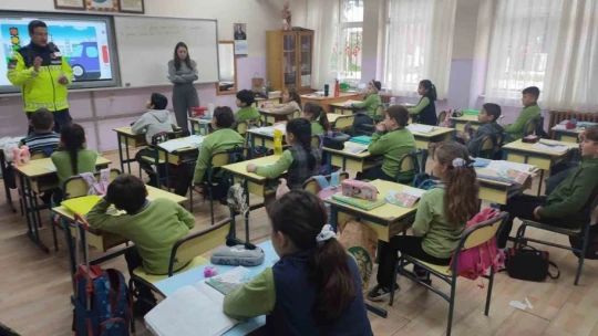 Jandarmadan öğrencilere trafik eğitimi
