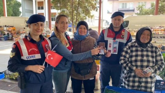 Jandarmadan pankartlı KADES bilgilendirmesi