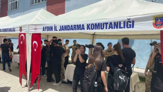Jandarmanın teknolojisi öğrencilere anlatıldı