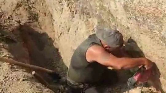 Kaçak kazı yapan 3 şüpheli, suçüstü yakalandı
