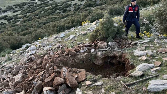 Kaçak kazı yaparken suçüstü yakalandılar