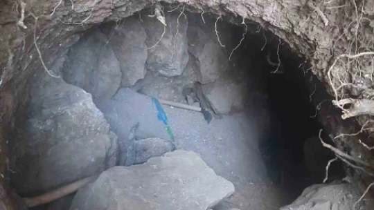 Kaçak kazı yaparken suçüstü yakalandılar