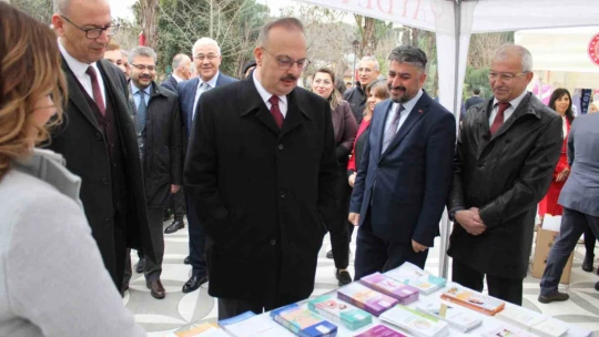 Kadınlar el emeği ürünlerini görücüye çıkarttı