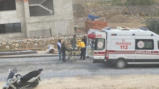 Kafasına onbeşinci kattan kalıp malzemesi düşen inşaat işçisi öldü