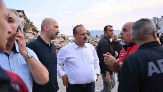 Kağıt fabrikasındaki yangın kontrol altına alındı