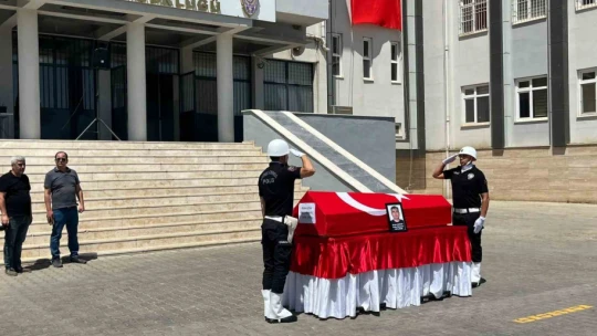 Kalp krizi geçirip hayatını kaybeden polis memuru için tören düzenlendi