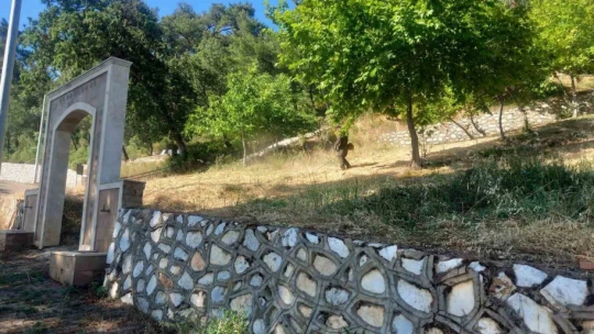 Karacasu Belediyesi'nden Dedebağ'da temizlik çalışması