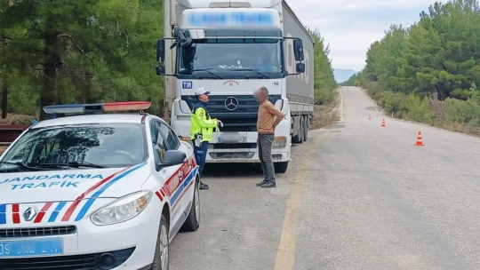 Karacasu'da ağır tonajlı araçlar denetlendi