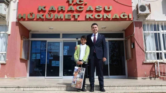 Karacasu'da kaymakamlık koltuğunu ilkokul öğrencisi Karaman devraldı