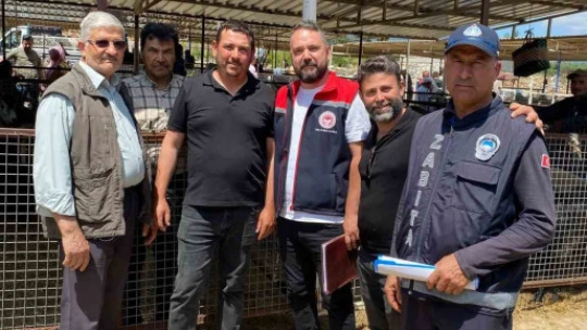 Karacasu'da kurban satış yerleri denetlendi