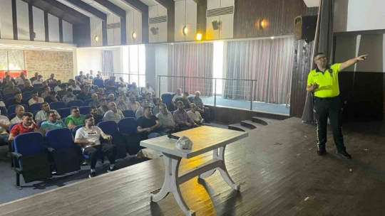 Karacasu'da motosiklet sürücüleri bilgilendirildi