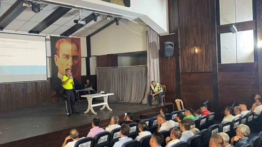 Karacasu'da motosiklet sürücüleri bilgilendirildi
