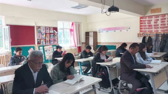 Karacasu'da öğrencilere kitap okuma alışkanlığı kazandırılıyor