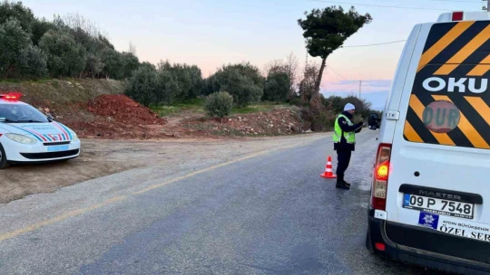 Karacasu'da okul servis araçları denetlenerek, öğrenciler bilgilendirildi
