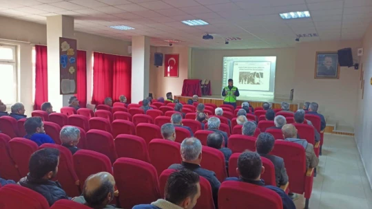 Karacasu'da okul servis şoförleri ve rehber personeller bilgilendirildi