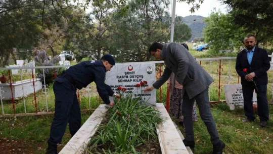 Karacasu'da şehit Kılıç mezarı başında anıldı