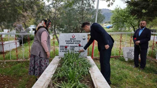 Karacasu'da şehit Kılıç mezarı başında anıldı