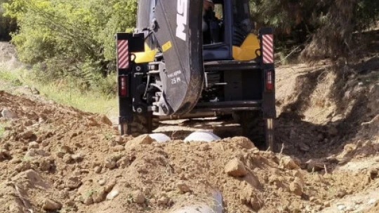 Karacasu'da yağmur suyu tahliye hattı güçleniyor