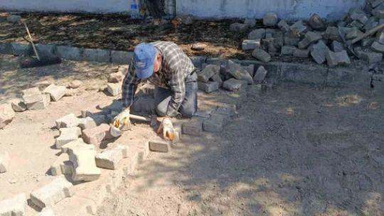 Karacasu'da yol çalışmaları devam ediyor