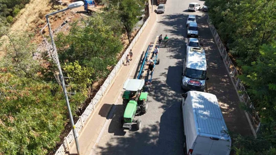 Karacasu'daki festivalde 13 buçuk metrelik tahinli pide yapıldı