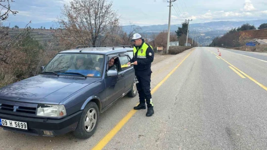 Karacasu emniyeti, sürücülere trafik güvenliği konusunda uyarılarda bulundu
