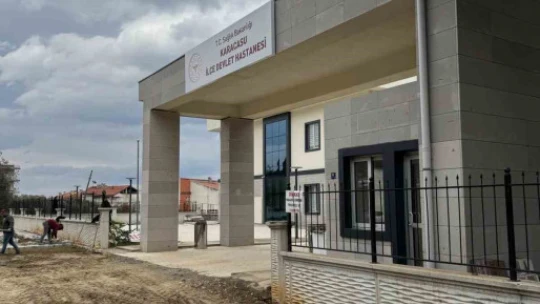 Karacasu İlçe Devlet Hastanesi'nin yolları yapılıyor